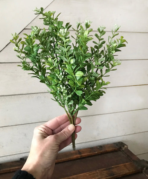 Artificial Boxwood Spray – Rustic Greenery for Vases & Centerpieces
