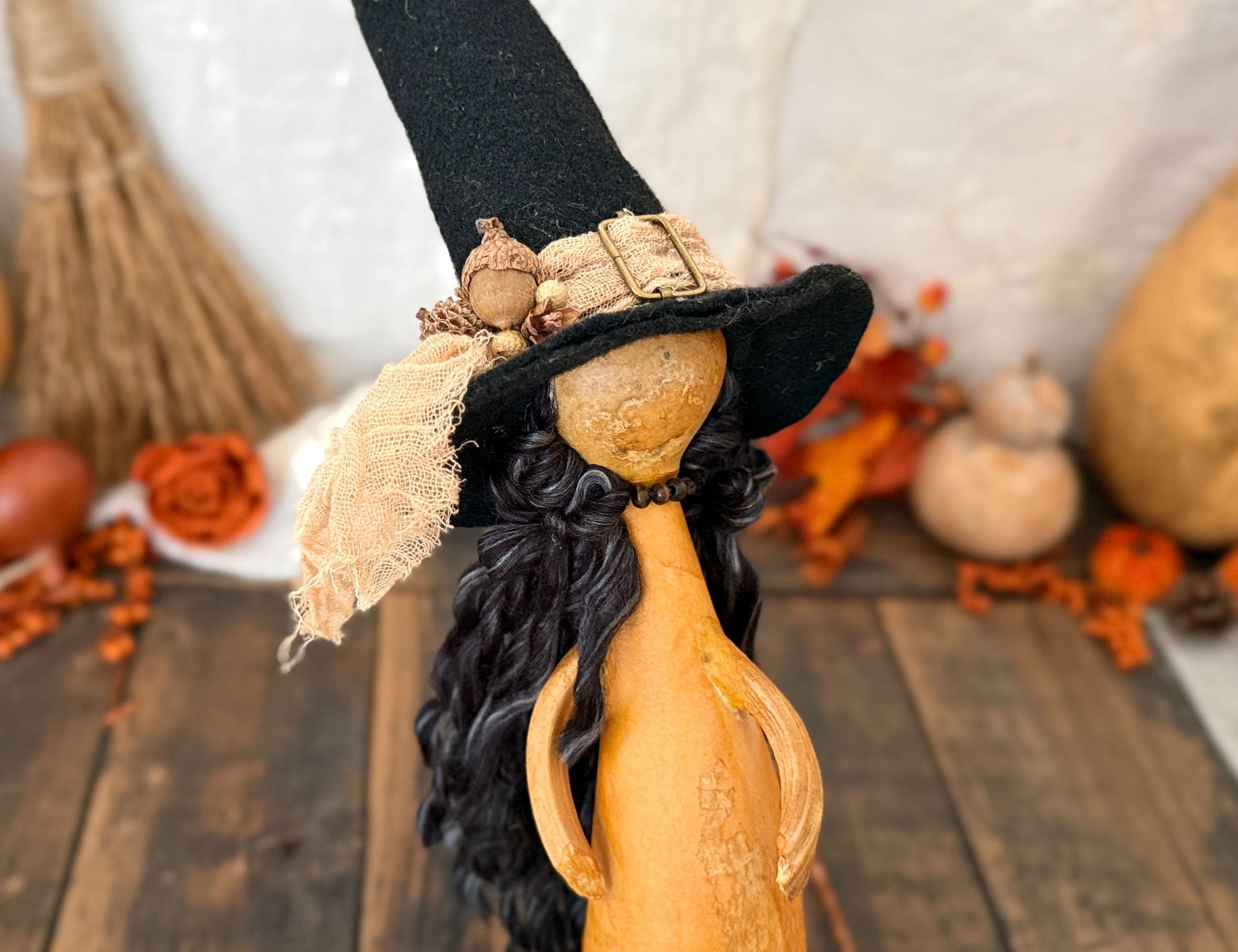 Primitive Gourd Witch Figurine "Tianna" — Hand-Carved Halloween Table Decor