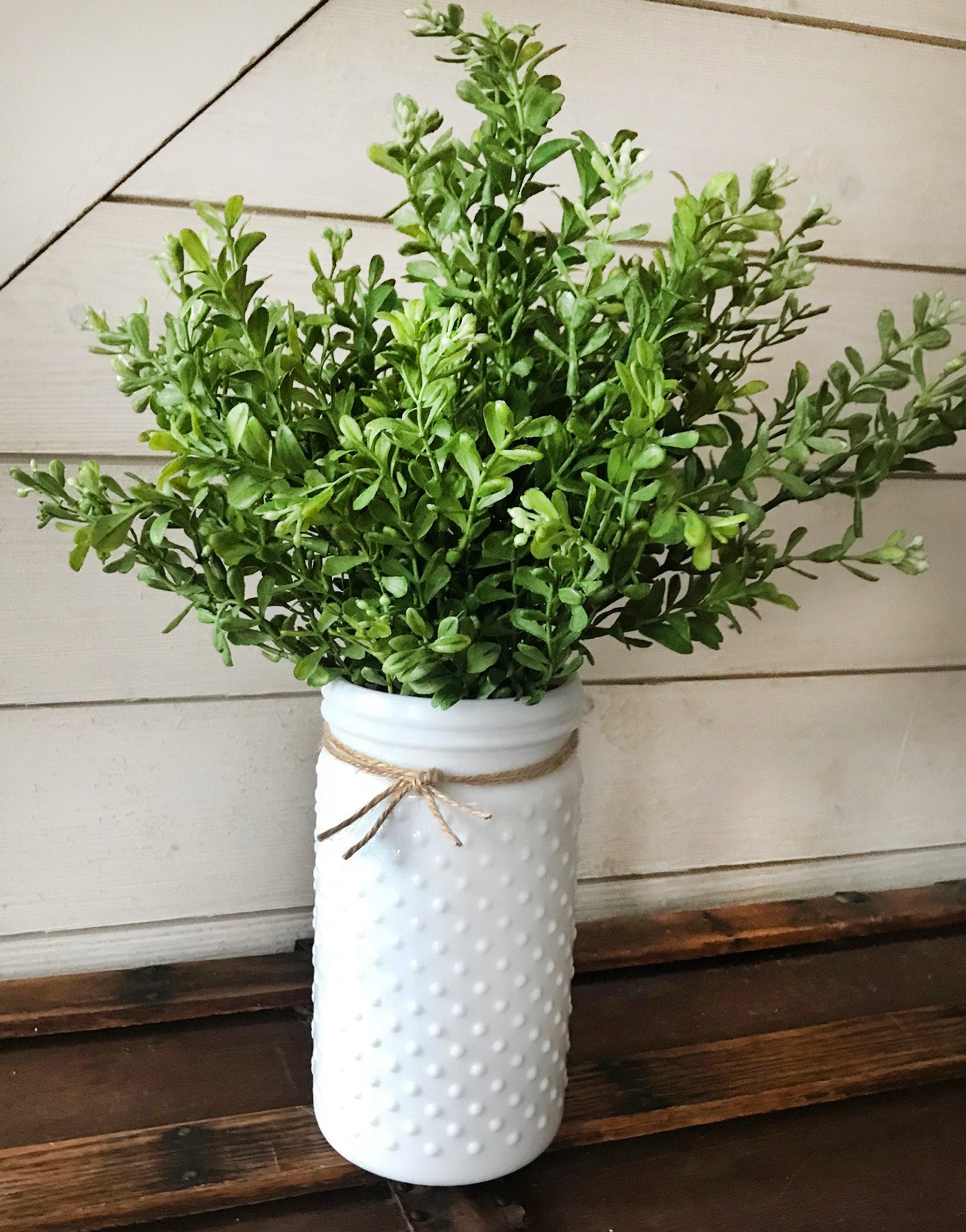 Artificial Boxwood Spray – Rustic Greenery for Vases & Centerpieces