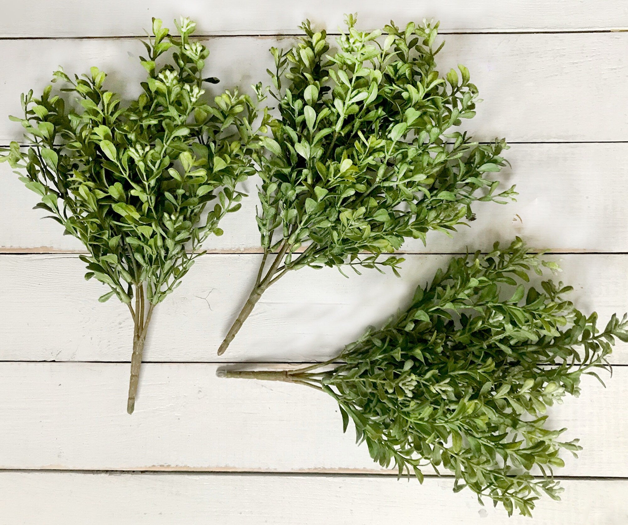 Artificial Boxwood Spray – Rustic Greenery for Vases & Centerpieces