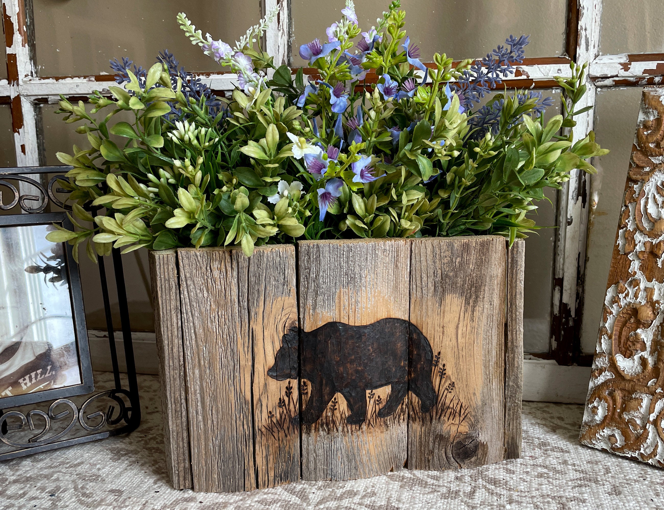 Boxwood Black Bear Wood Box Centerpiece – Rustic Woodland Decor